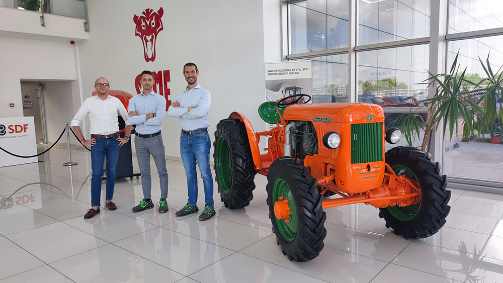 Foto gruppo_Same copia_low.jpg